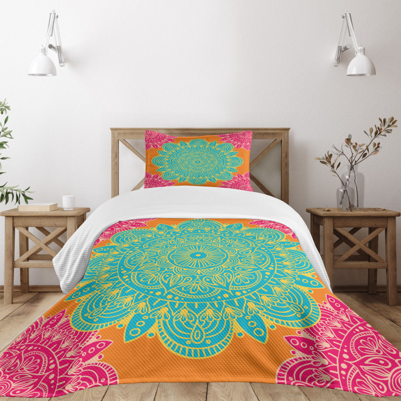 Blossoming Flower Pattern Bedspread Set