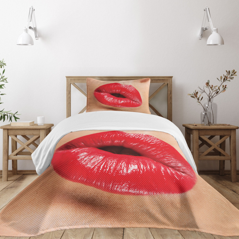 Juicy Lipstick Illustration Bedspread Set