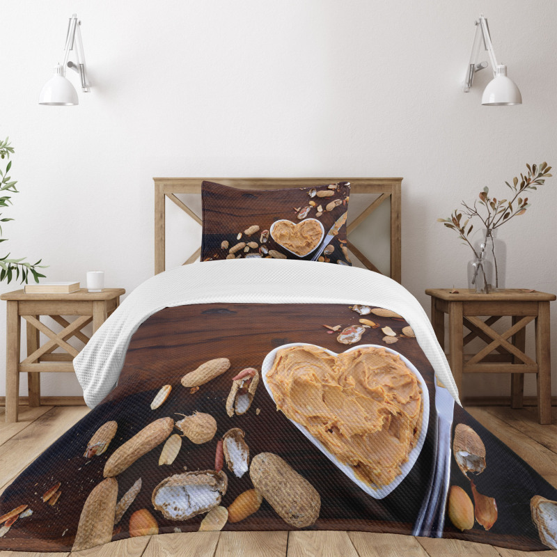 Wooden Vintage Table Bedspread Set