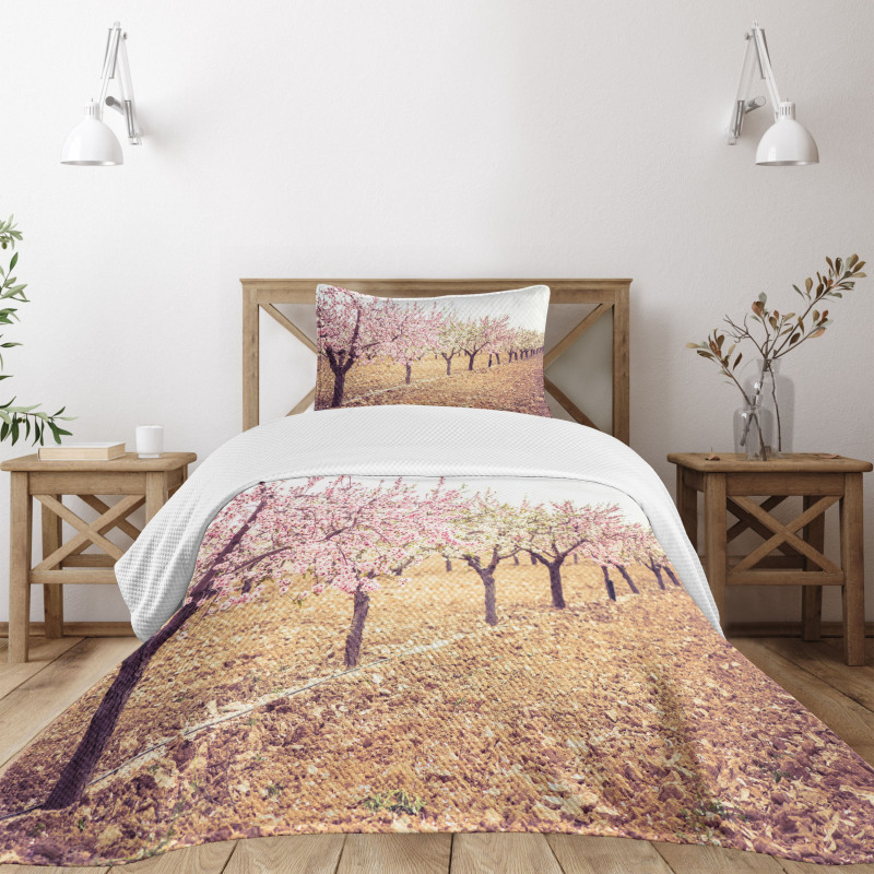 Pastel Idyllic Motif Bedspread Set