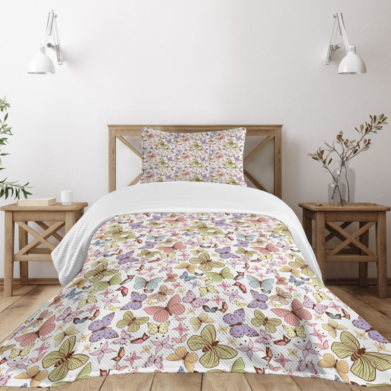 Doodle Motley Butterflies Bedspread Set