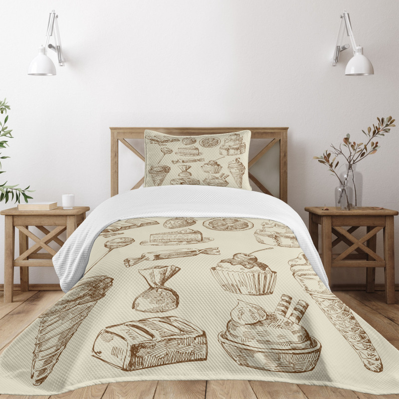 Pieces of Cake Creamy Doodle Bedspread Set