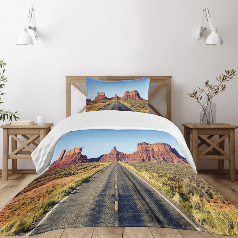 Long Road at Valley Trip Bedspread Set