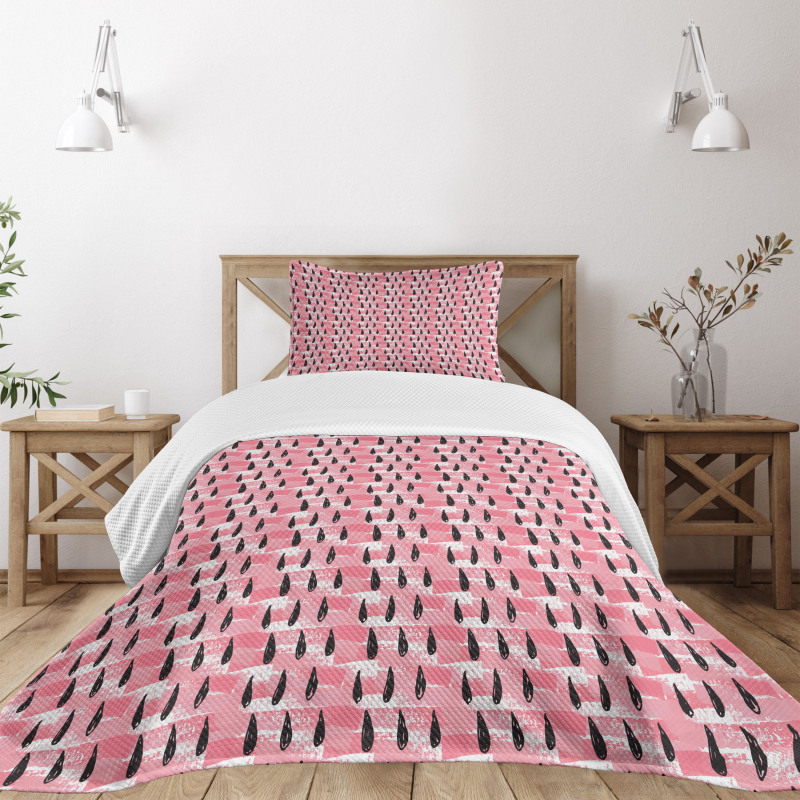 Strokes and Drops Bedspread Set