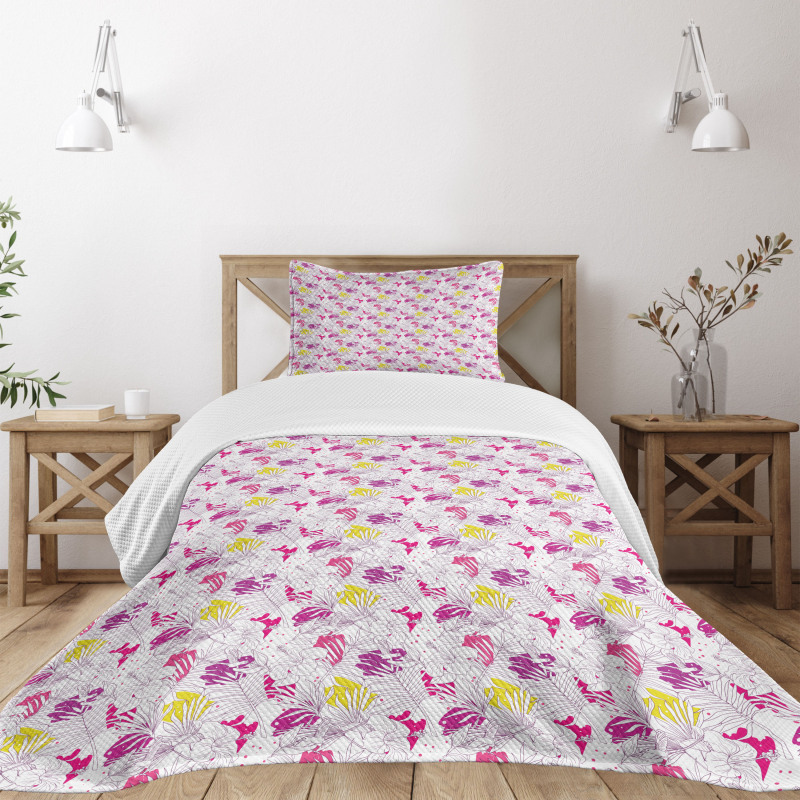 Palm Leaf with Hibiscuses Bedspread Set