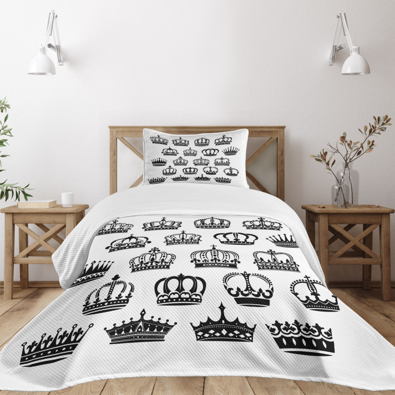 Royal Medieval Crowns Vintage Bedspread Set