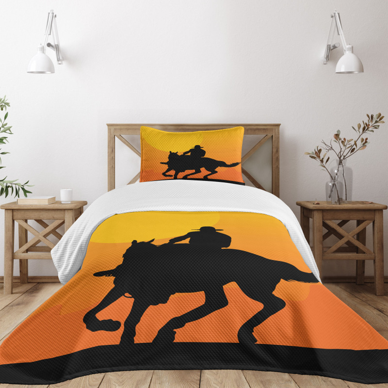 Silhouette of a Lone Rider Bedspread Set