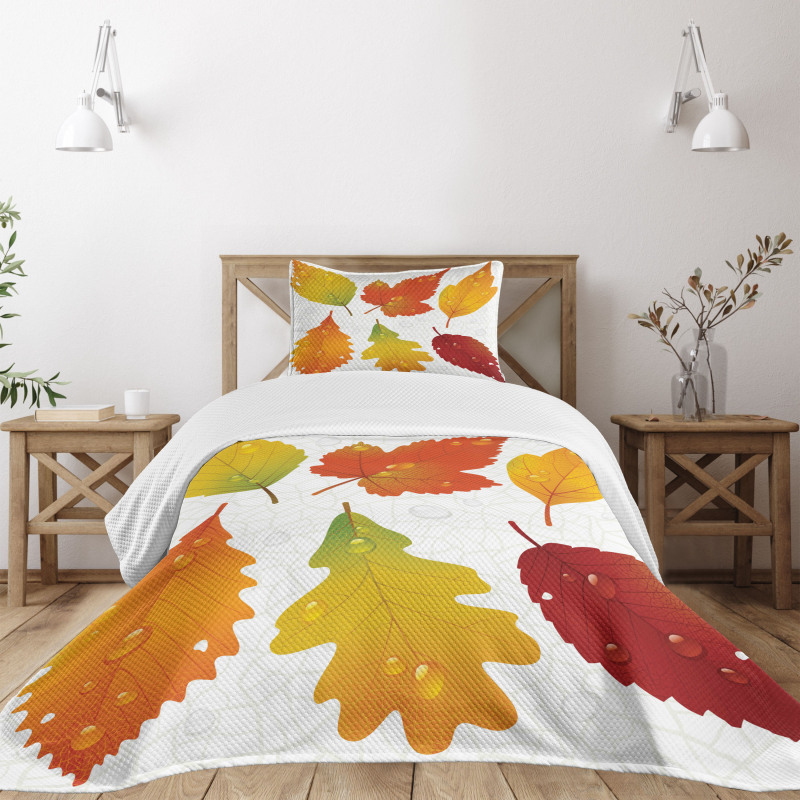 Realistic Dried Leaves Falling Bedspread Set