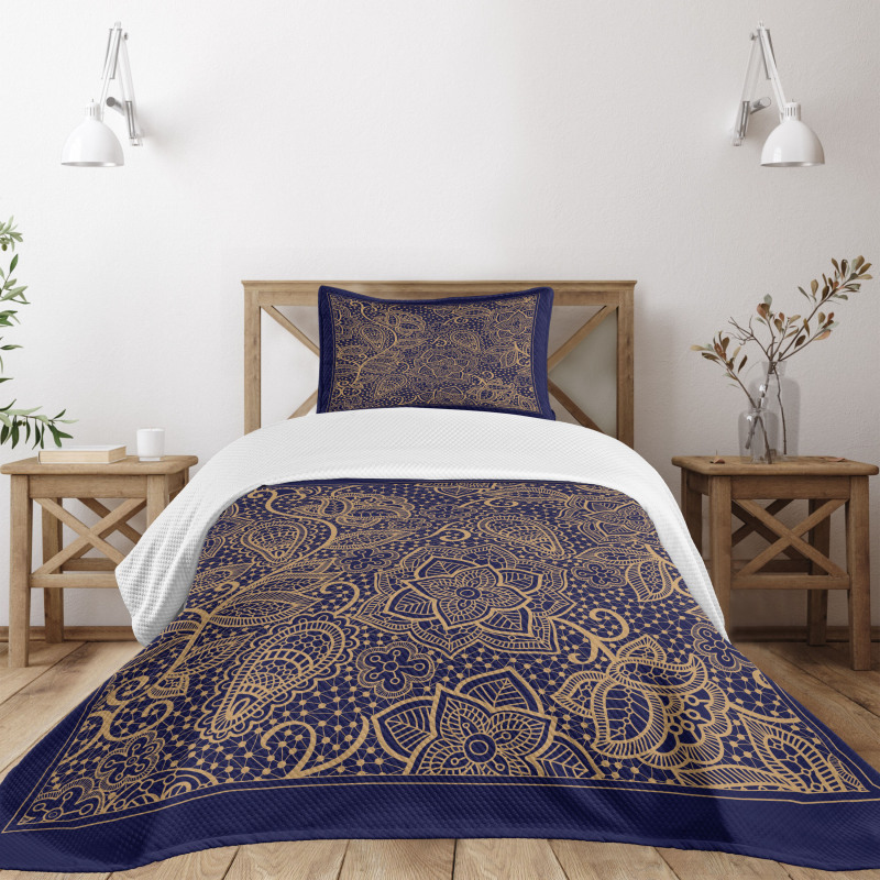 Lace Look Style in Square Bedspread Set