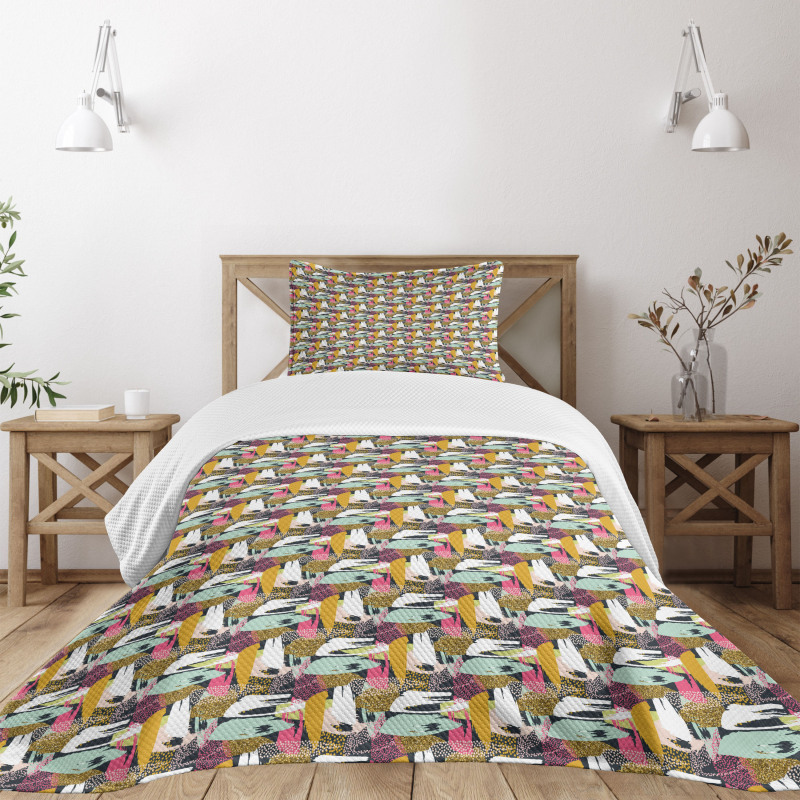 Contemporary Strokes Dots Bedspread Set