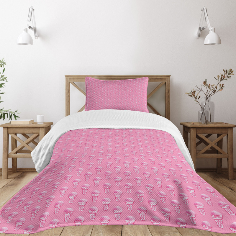 Scoops on Eat Me Cone Bedspread Set