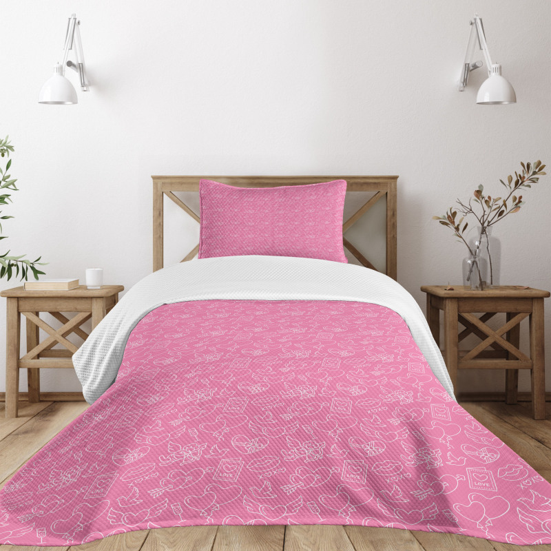 Romantic Celebration Outline Bedspread Set