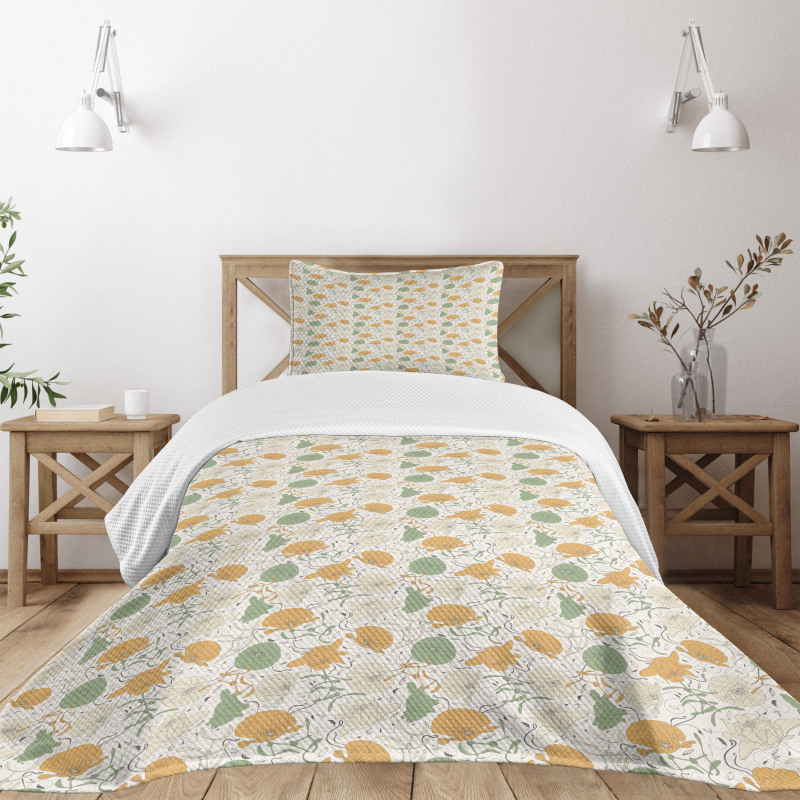 Curlicue Graceful Flowers Bedspread Set