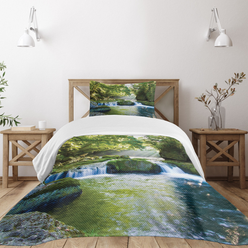 Foliage Misty Mountains Bedspread Set