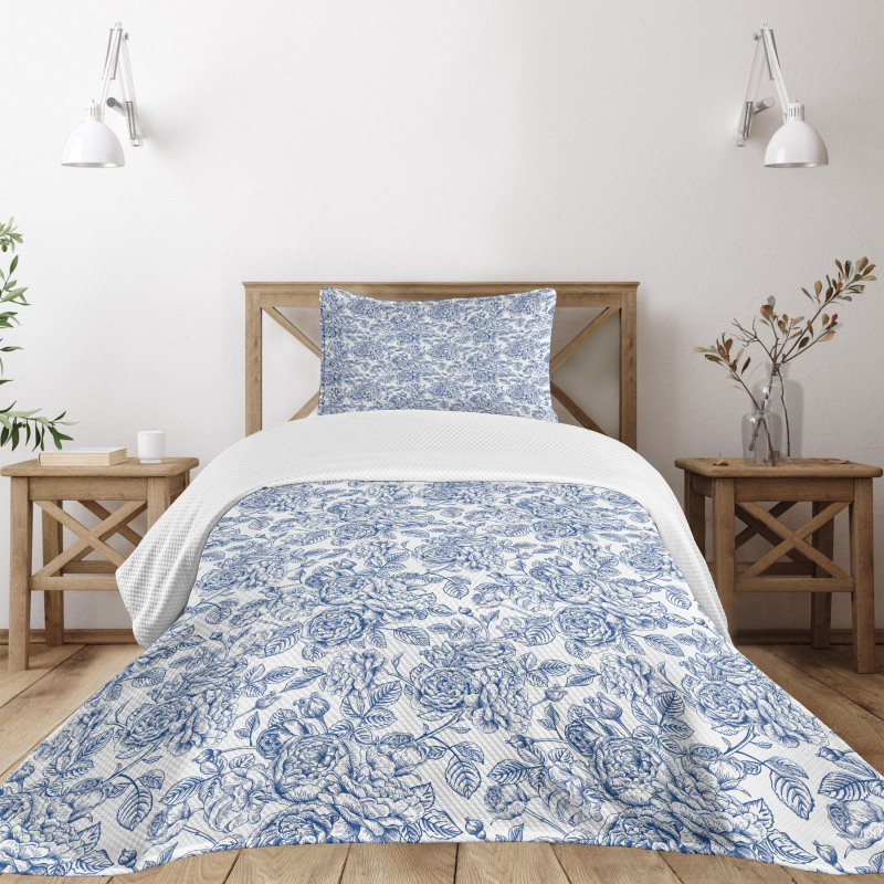 Vintage Monochromatic Flower Bedspread Set