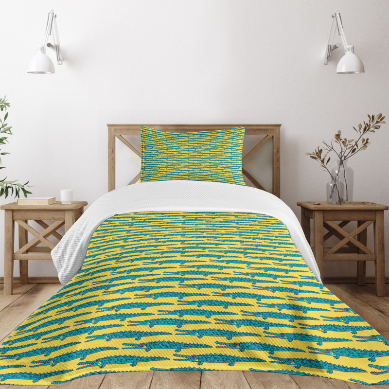 Repetitive Crocodile Pattern Bedspread Set