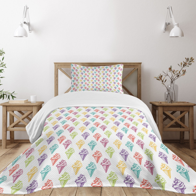 Colorful Sketchy Drawn Bedspread Set