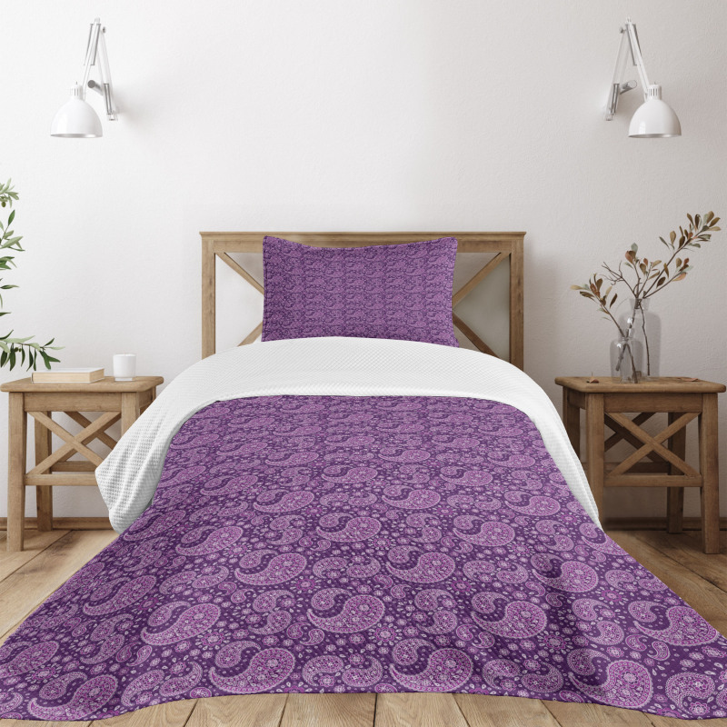 Floral Motif Damask Bedspread Set