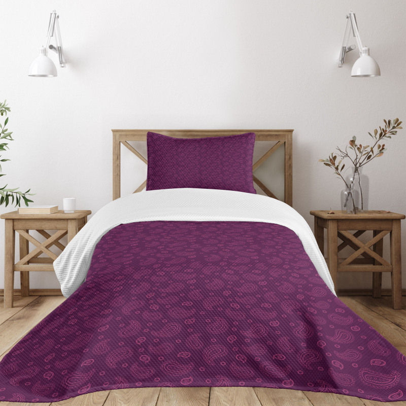 Simplistic Outline Floral Bedspread Set