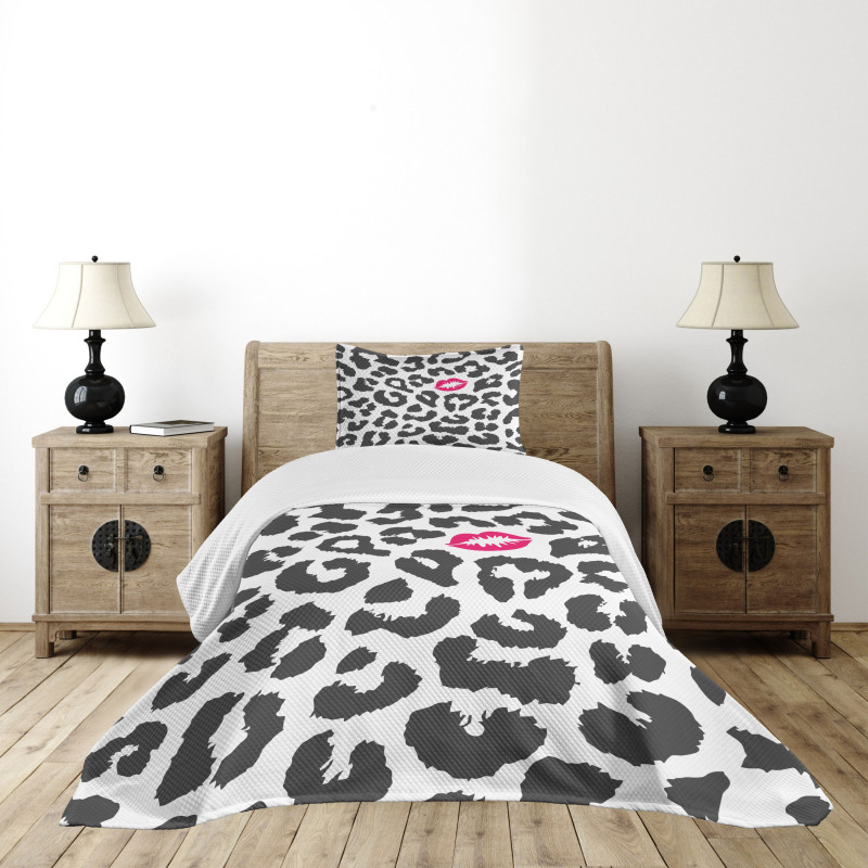 Cheetah Leopard Kiss Bedspread Set