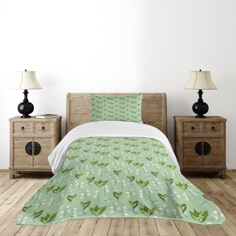 Dragonflies and Campanulas Bedspread Set