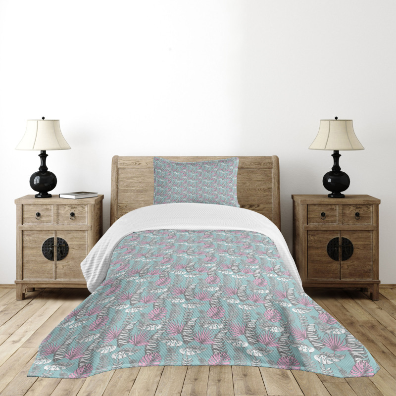 Delicate Hawaiian Leaves Bedspread Set