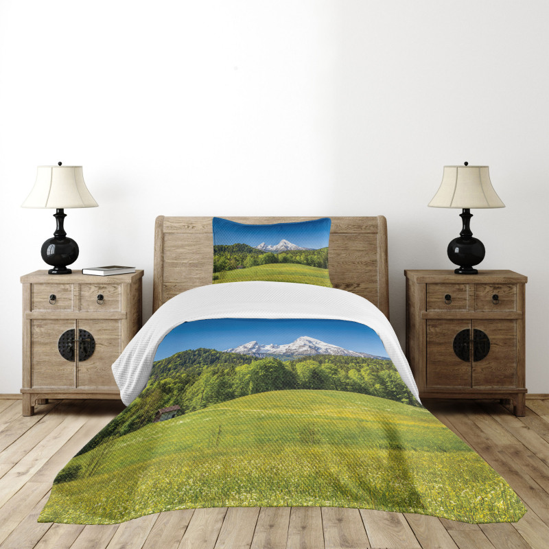 Bavarian Alps Village Bedspread Set