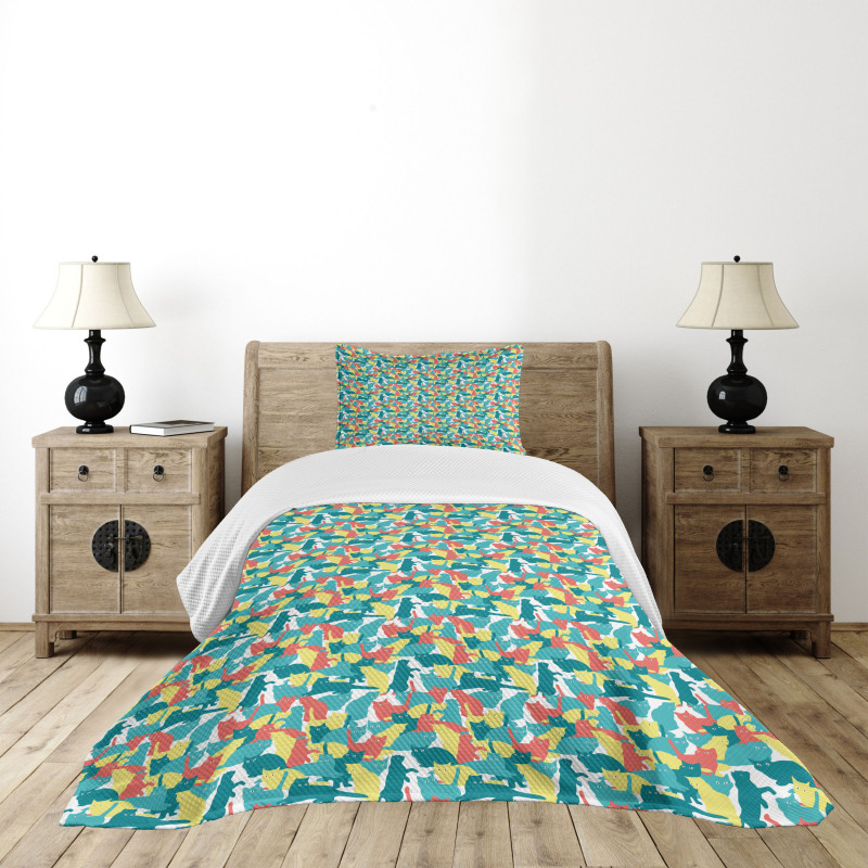 Energetic Kitten Bedspread Set