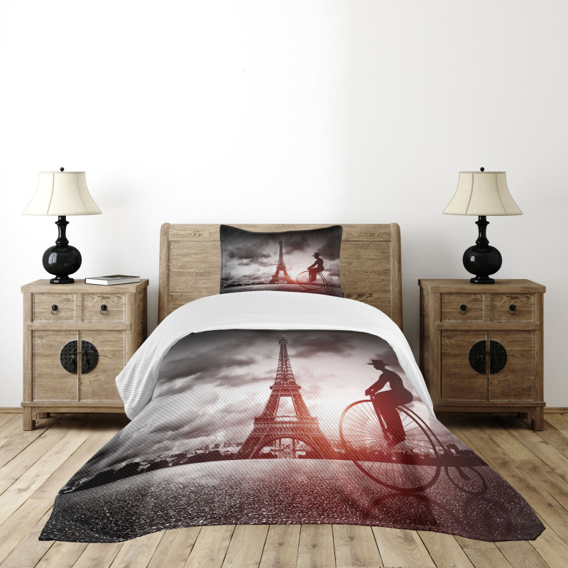 Man on Retro Bicycle Bedspread Set