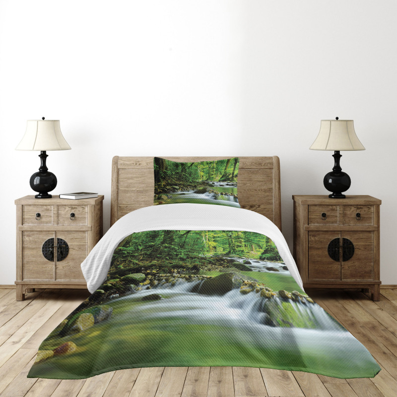 Tropic Mountain Stream Bedspread Set