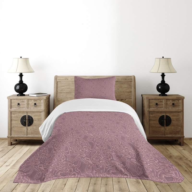 Assertive Motif Bedspread Set