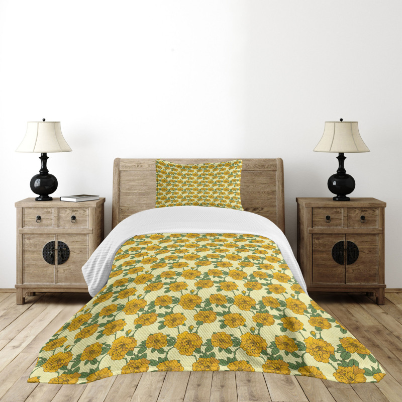 Graphical Flowers Bedspread Set