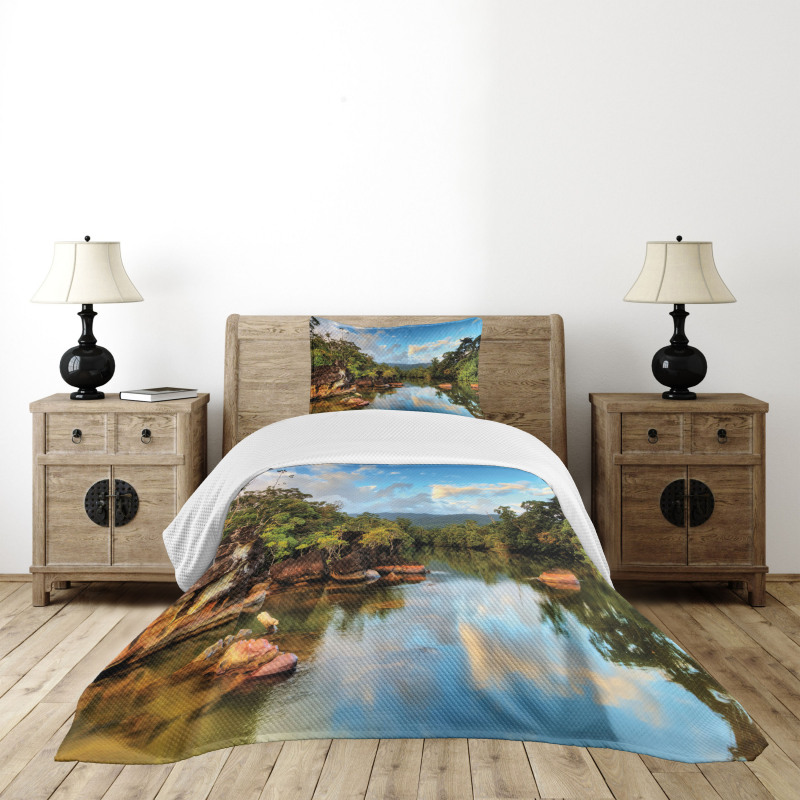 View of Jungle River Bedspread Set