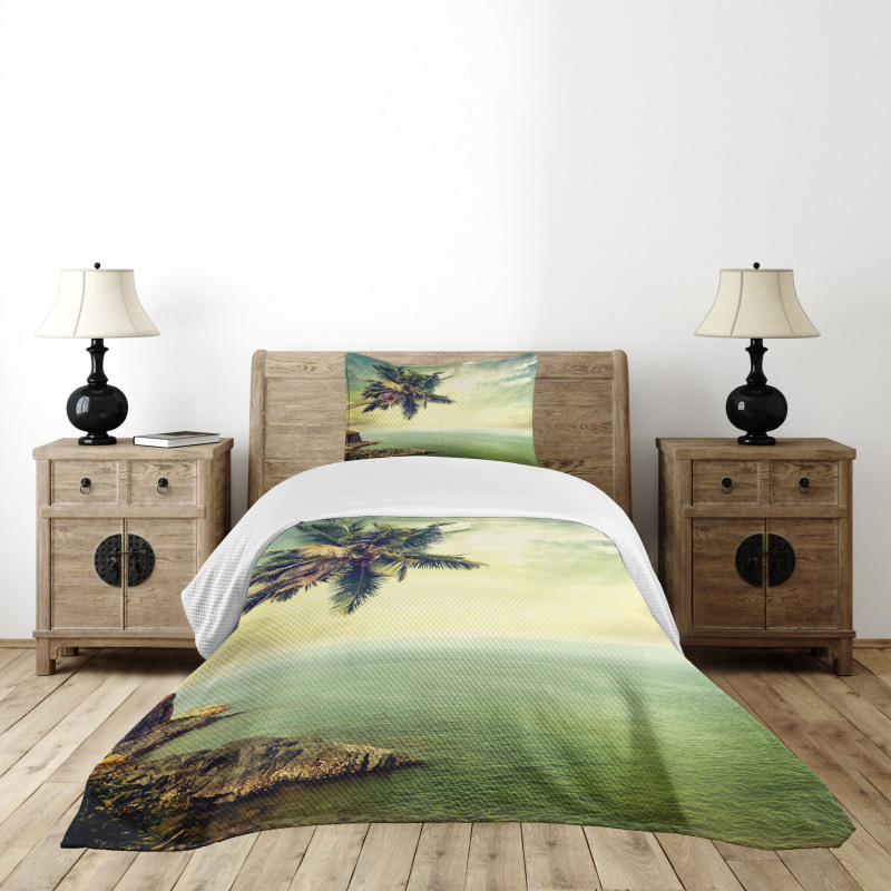 Palm Tree Rocky Shore Bedspread Set