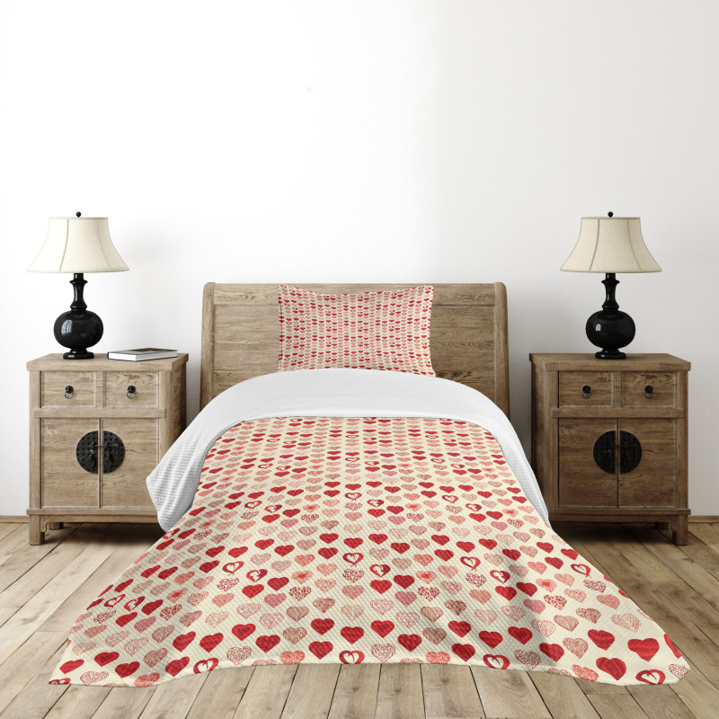 Doodle Hearts Art Bedspread Set