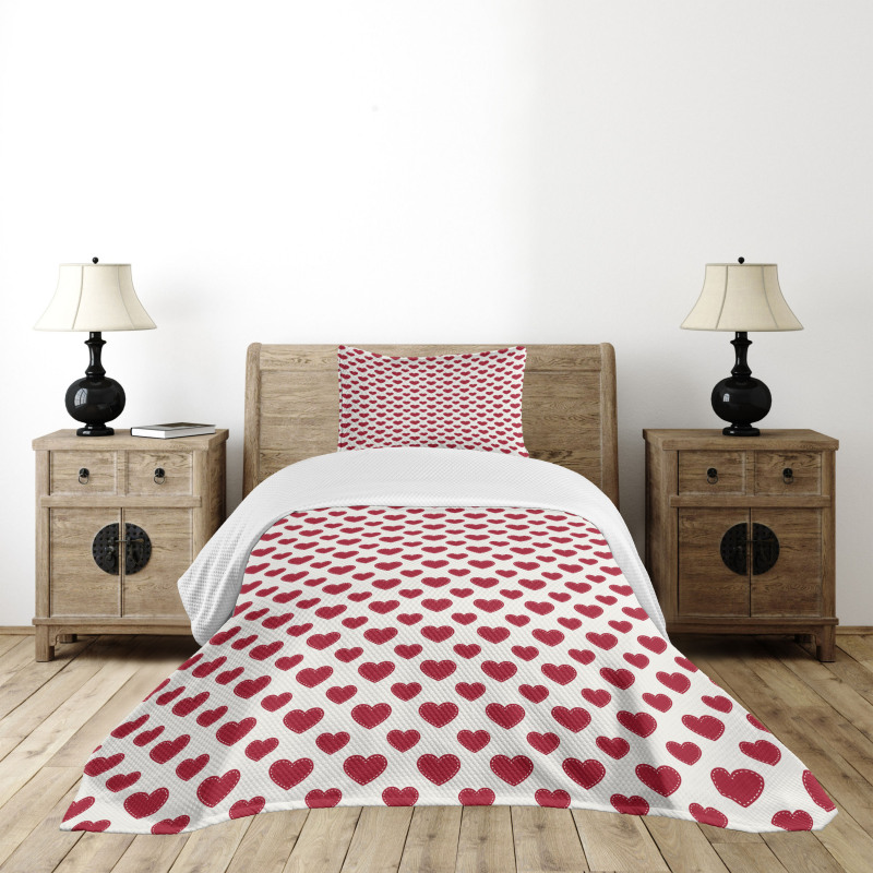 Classic Hearts Bedspread Set