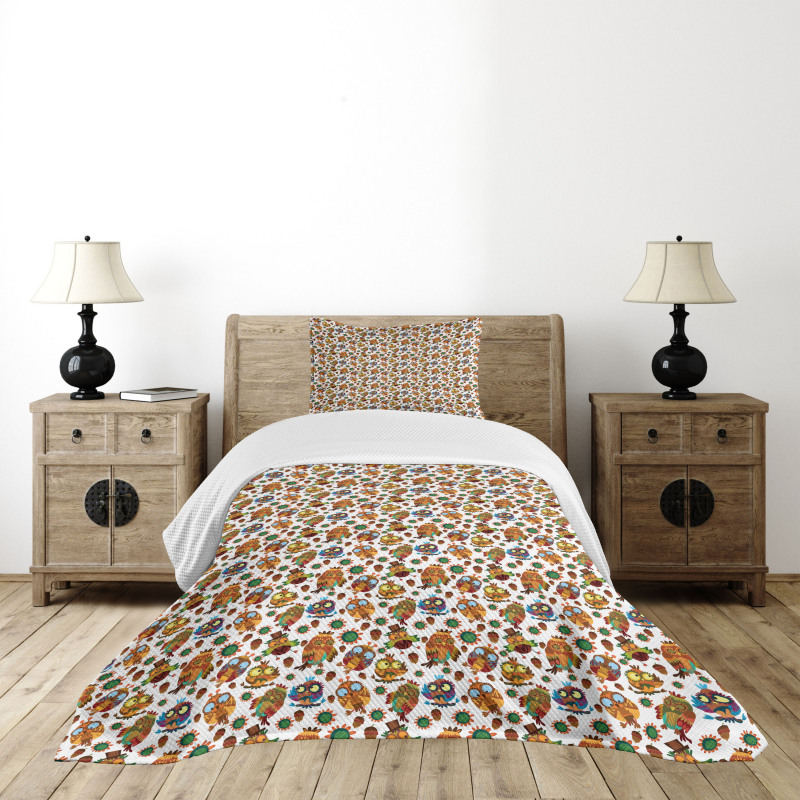 Funny Birds Acorns Petals Bedspread Set