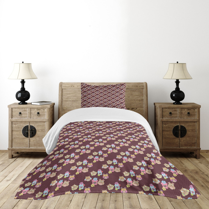 Houses and Birds on Dots Bedspread Set