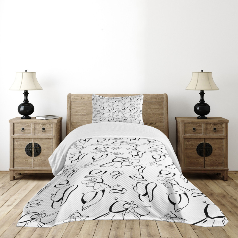 Monochrome French Hats Bedspread Set