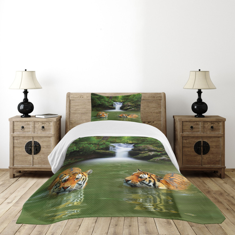 Siberian Tigers Bedspread Set