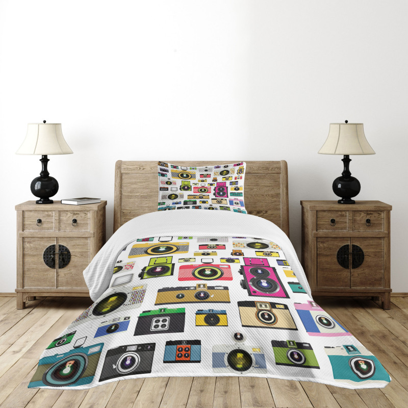 Vintage Old Cameras Bedspread Set