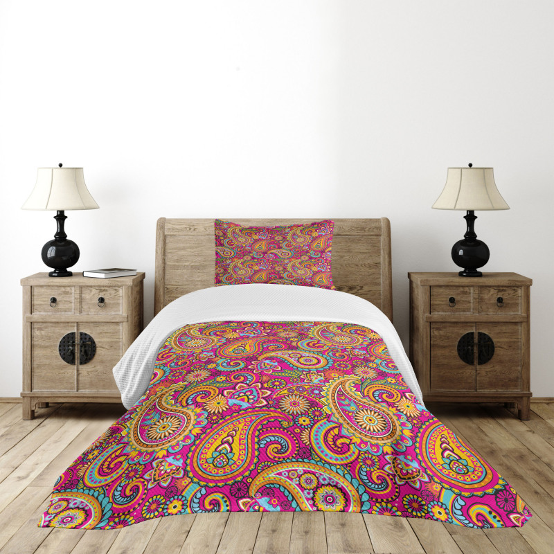 Paisley Eastern Bedspread Set