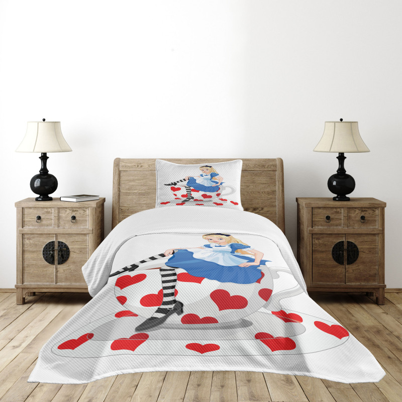 Alice with Cup Bedspread Set