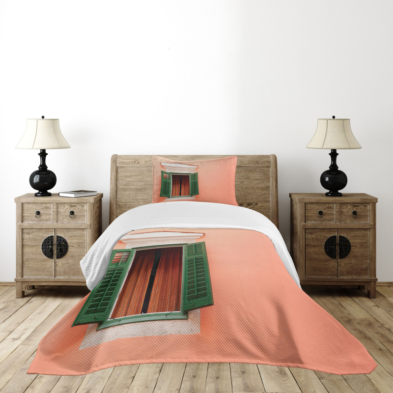 Old Retro House Shutters Bedspread Set