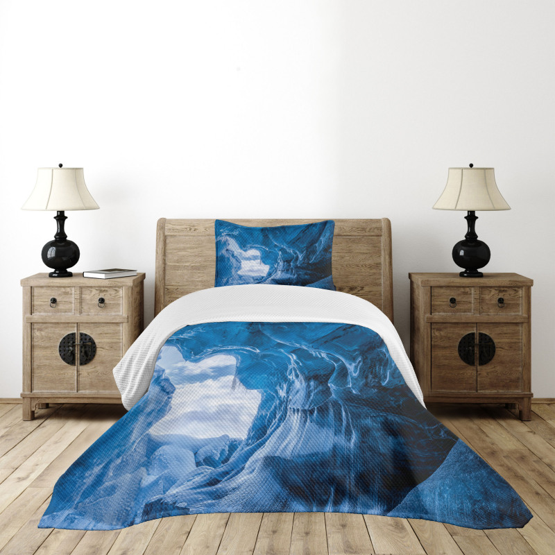 Glacier Frozen Cave Bedspread Set