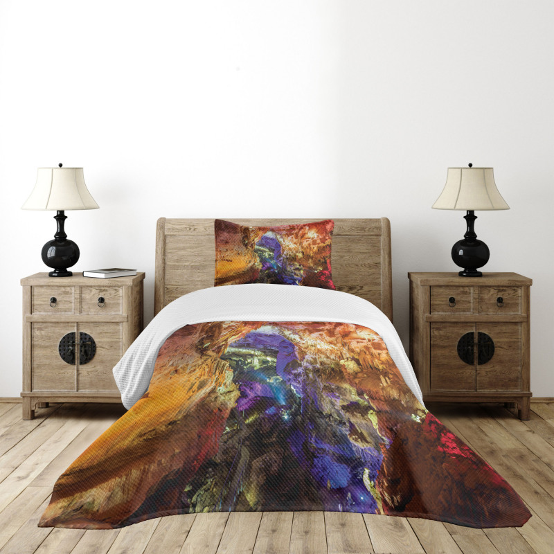 Prometheus Cave View Bedspread Set