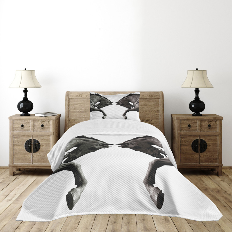 Abstract Horse Bedspread Set