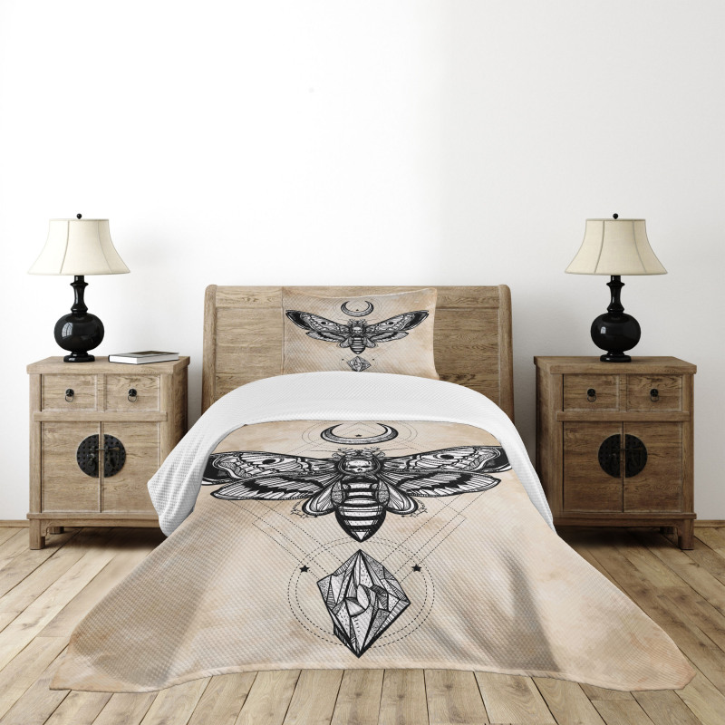 Hawk Moth Skull Magic Bedspread Set