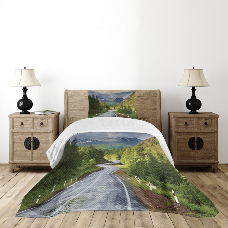 Mountain Landscape Road Bedspread Set