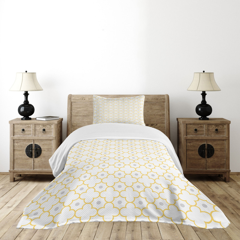 Quatrefoil Dot Petals Bedspread Set